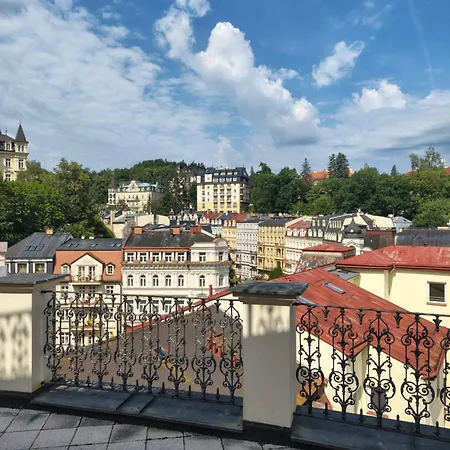 Bristol Georgy House Отель 4*