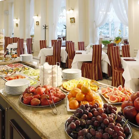 Bristol Georgy House Отель 4*