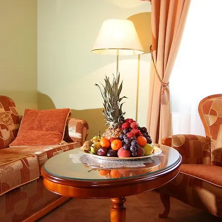 Bristol Georgy House Отель Карловы Вары